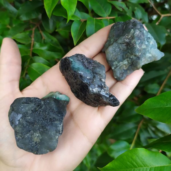 PEDRA BRUTA ESMERALDA M – INSPIRAÇÃO E PACIÊNCIA 