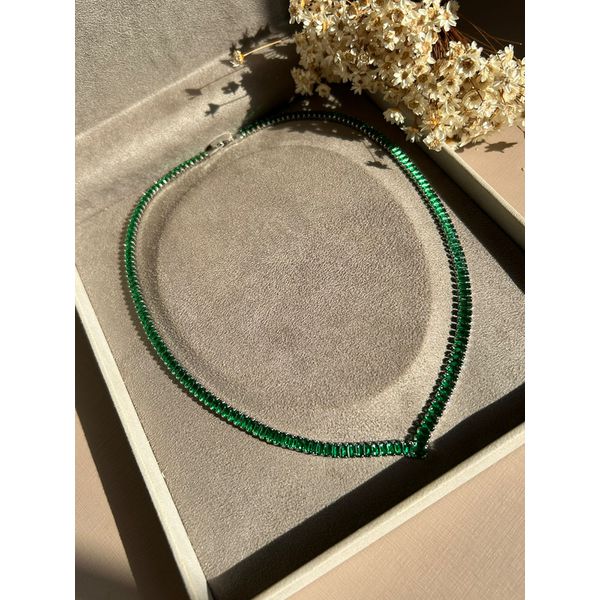 Colar Riviera Baguetes Verde Esmeralda Rodio Branco