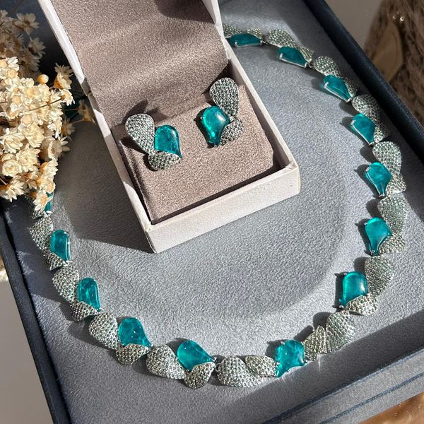 Conjunto Brinco e Colar Folhas Turmalina