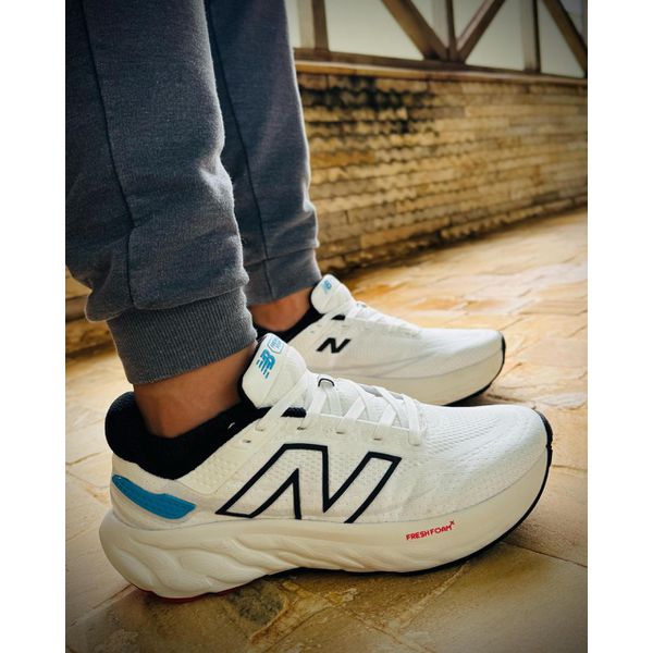 Tênis Corrida New Balance Fresh Foam X 1080 V13 Branco/Preto e Azul