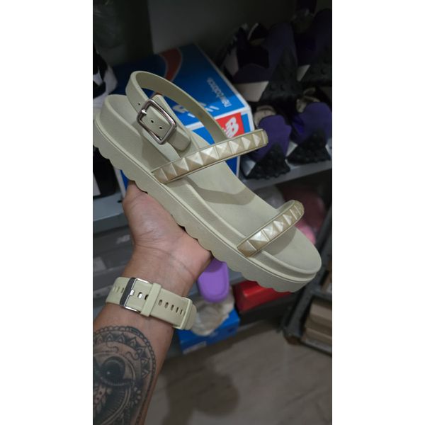Chinelo Nuvem Piramide Bege