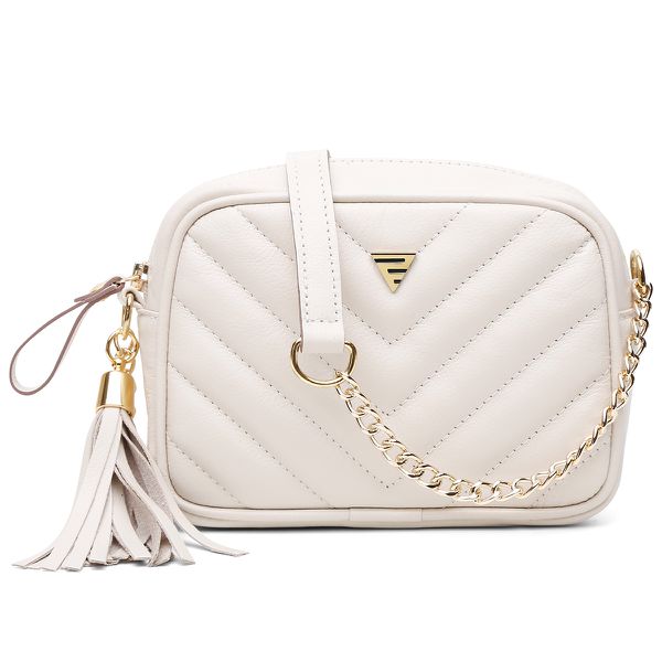 Bolsa Jhully em Couro Feminina na cor Off White com Corrente Dourada e Tassel 
