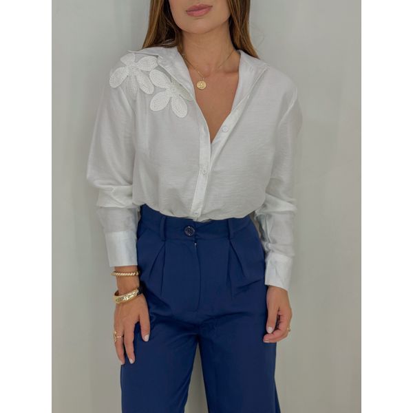 Camisa Flor Bordada Branca
