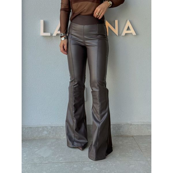 Calça Flare Couro Fake Café 