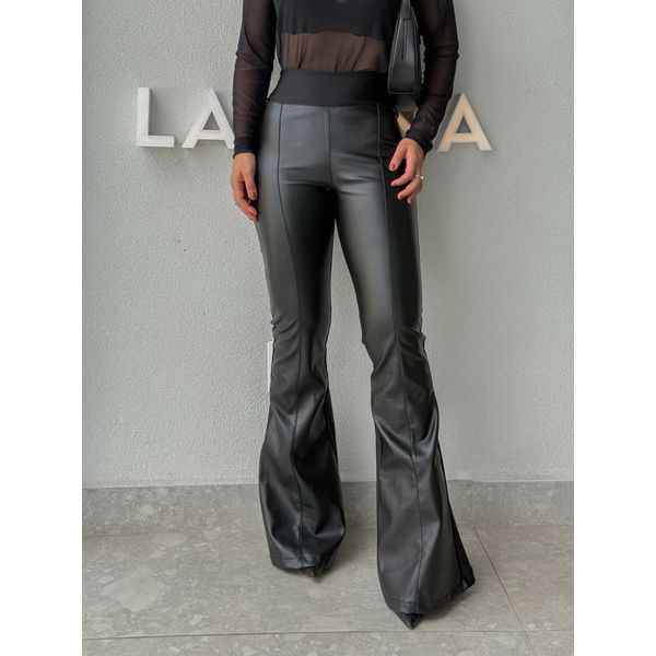 Calça Flare Couro Fake Preta