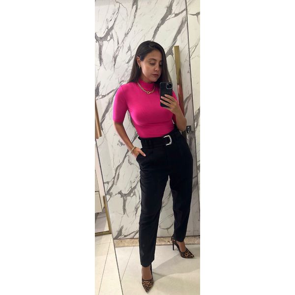 CALÇA CLOCHARD COM CINTO PRETO