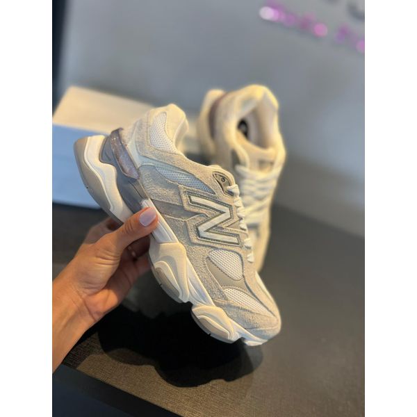 Tênis New Balance Branco Com Cinza