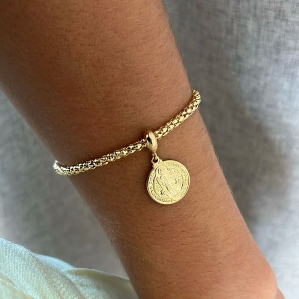 Pulseira Pipoca com Pingente de São Bento Banhado a Ouro