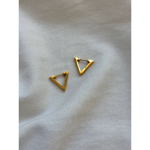 Brinco Huggie Triangular em Aço Inoxidável Dourado