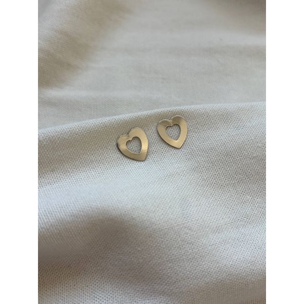Brinco Stud Coração Minimalista em Aço Inox Prata