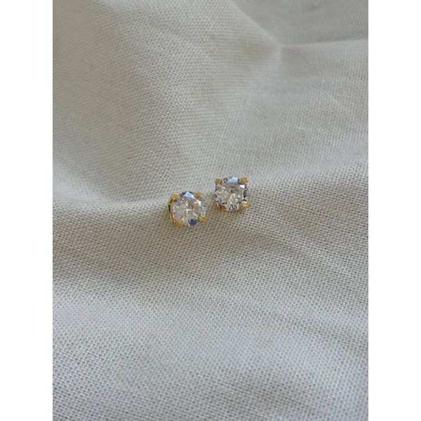 Brinco Solitário com Pedra Zircônia Banhado em Ouro 18k