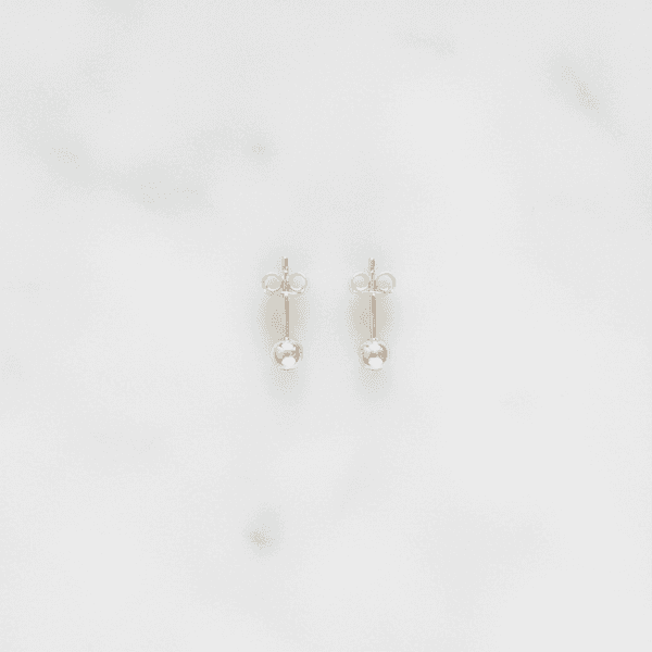 Brinco Ponto de Luz Esférico Banhado em Prata 925