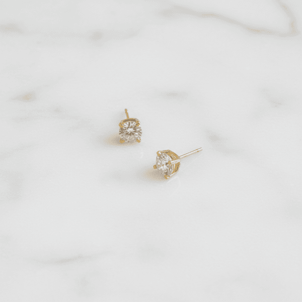 Brinco Solitário com Pedra Zircônia Banhado em Ouro 18k