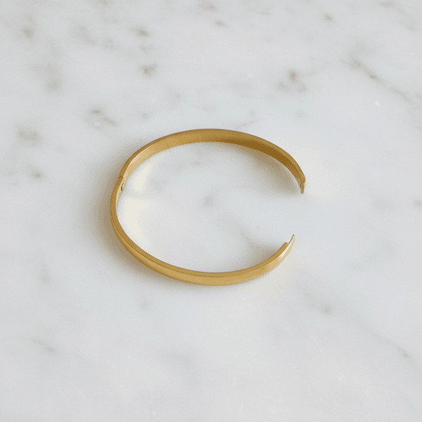 Bracelete Rígido Liso Clássico em Aço Inox Dourado