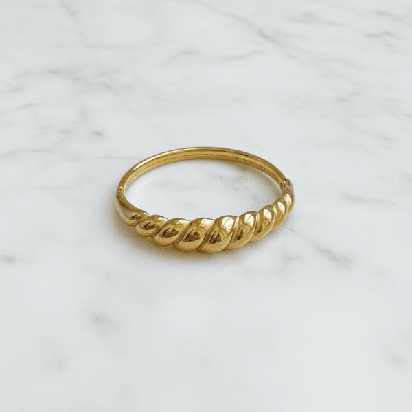 Bracelete Tubo Torcido Bold em Aço Inox Dourado