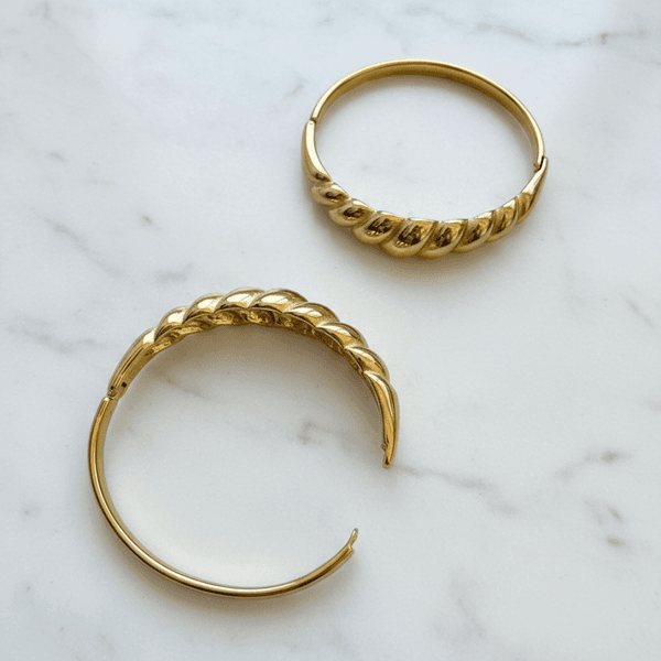 Bracelete Tubo Torcido Bold em Aço Inox Dourado