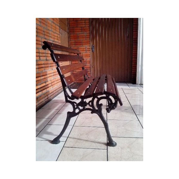 Banco de Praça Cavalo Verniz