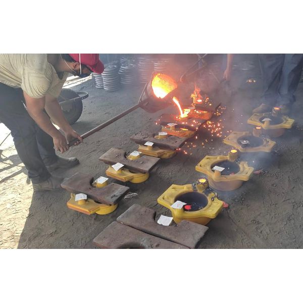 Panela de Ferro Fundido Alça de Madeira Tampa de Vidro 14 cm 