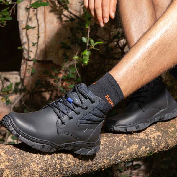 Bota Adventure em Couro GW24 grafite