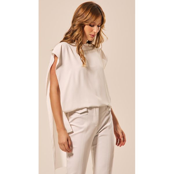 Blusa sem Mangas Assimétrica Off 