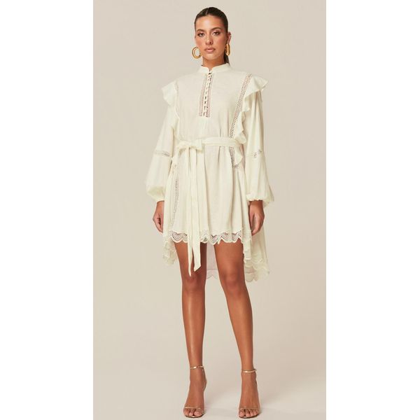 Vestido Bata com Aplicações de Renda Off