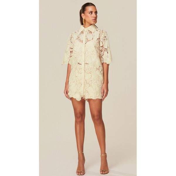 Short Curto em Renda Floral Off 