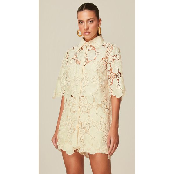 Camisa Manga Curta em Renda Floral Off