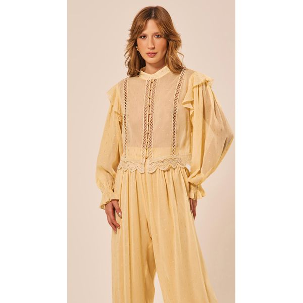 Blusa com Detalhes em Renda Amarelo Claro