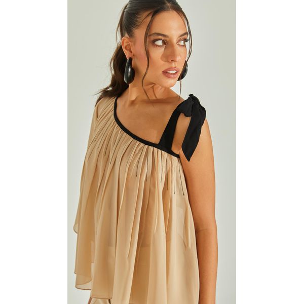 Blusa Assimétrica Com Pregas e Babados