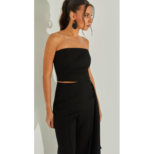 Blusa Vazada Sem Alças