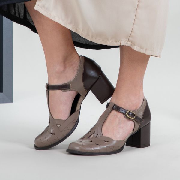Sapato Retro Feminino de couro cor Fendi com salto bloco cod. 211608