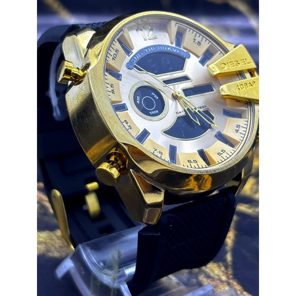 DIESEL 10 BAR DOURADO PULSEIRA PRETA LINHA BANHADA