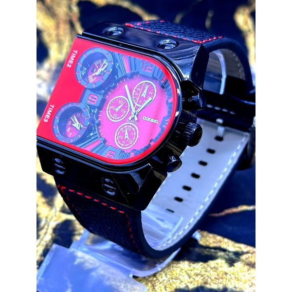 DIESEL THE BRAVE FUNDO VERMELHO TODO BLACK