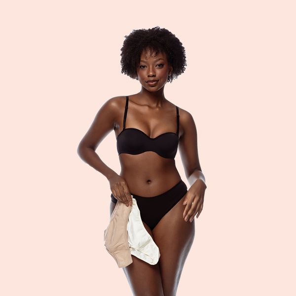 SUTIÃ TOMARA QUE CAIA COM BOJO E ARO EM MICROFIBRA - PRETO