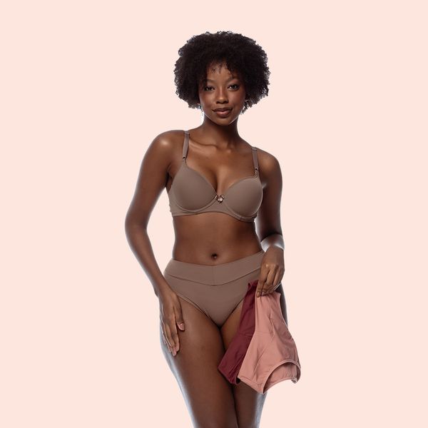 SUTIÃ MEIA TAÇA COM BOJO E ARO EM MICROFIBRA - CASTANHO