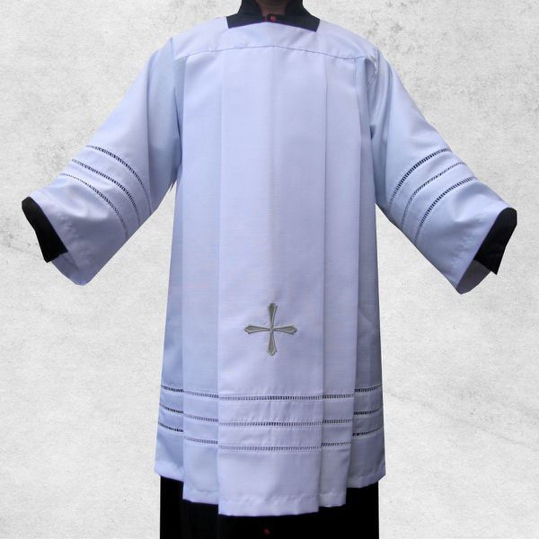 Sobrepeliz Com Entremeio E Bordado Ráphia