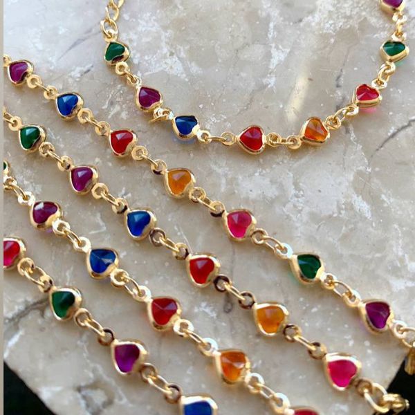 Pulseira infantil de coração colorida (cada)