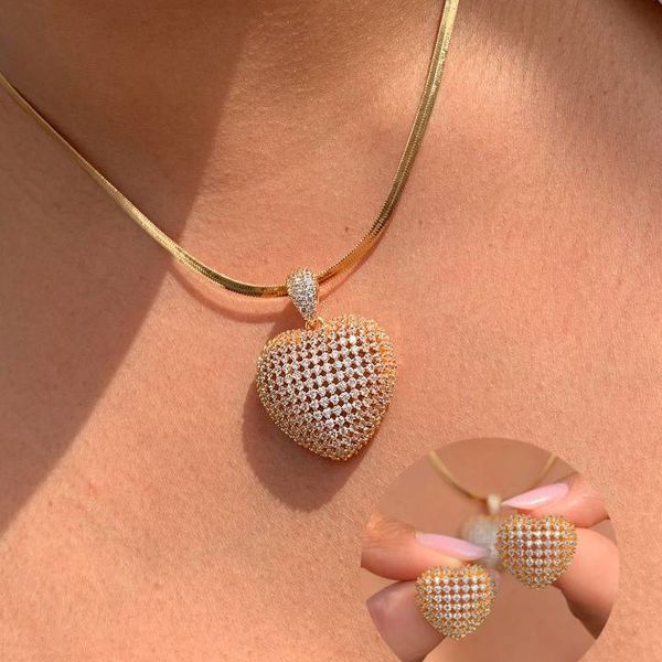 Conjunto de coração cravejado 