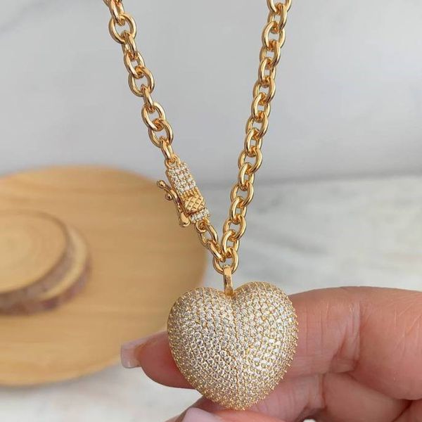 Colar de coração cravejado Linha Premium 