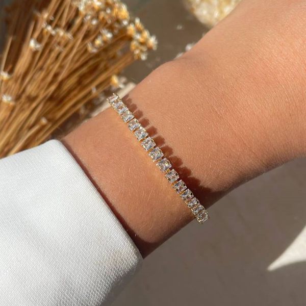Pulseira trabalhada com fecho trava 