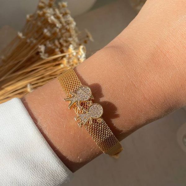 Pulseira de filhos cravejado 