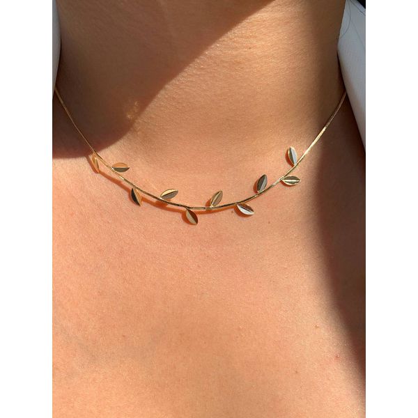 Chocker Liso com Folhas