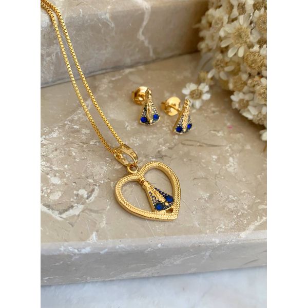 Conjunto de coração com detalhe de nossa senhora 