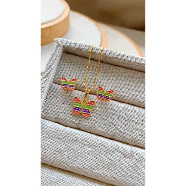 Conjunto infantil de borboleta colorida