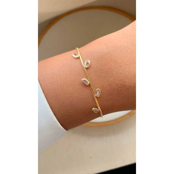 Pulseira com detalhes zircônias 