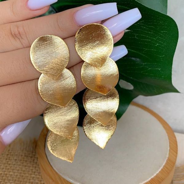 Brinco orgânico ondulado fosco 