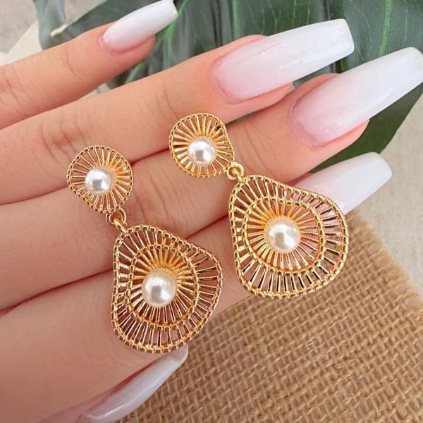 Brinco Concha com Pérola 