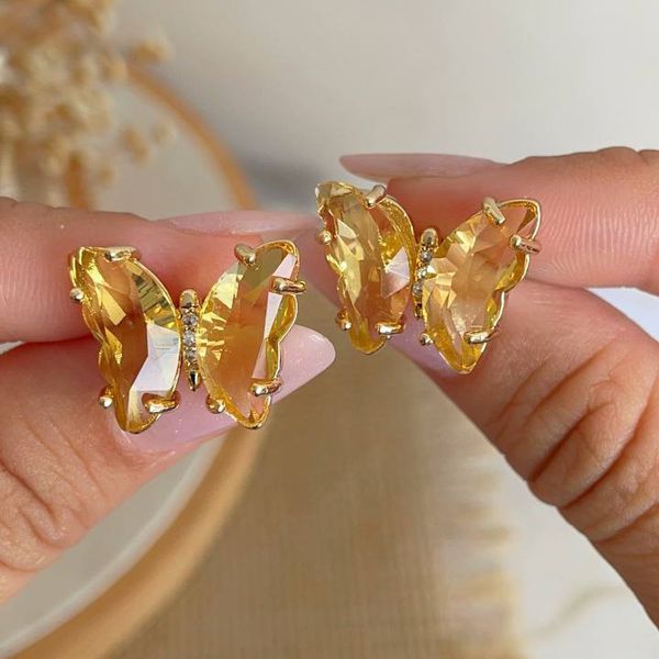 Brinco de borboleta na zircônia preta 