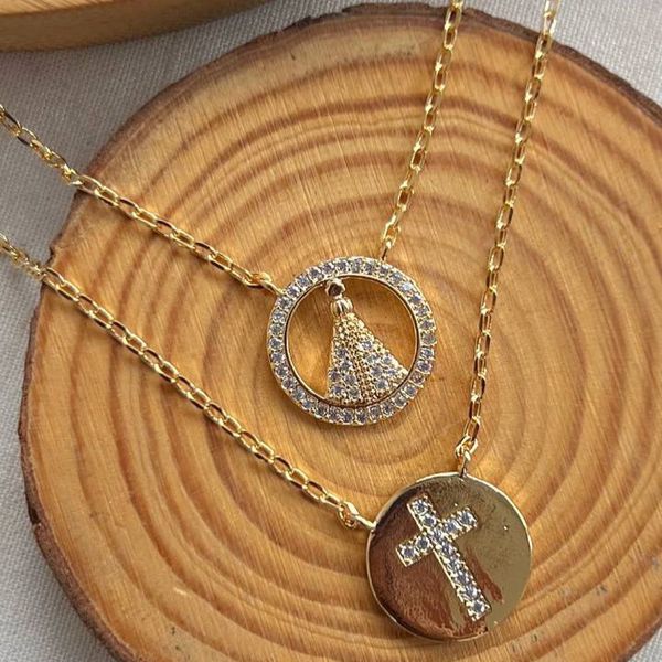 Especulario Nossa senhora cravejada com cruz trabalhada na micro zircônia 