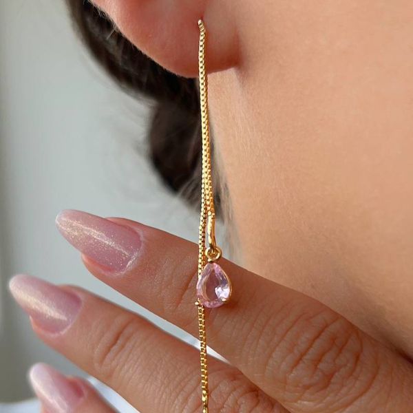 Brinco de linha com zircônia formato gota 